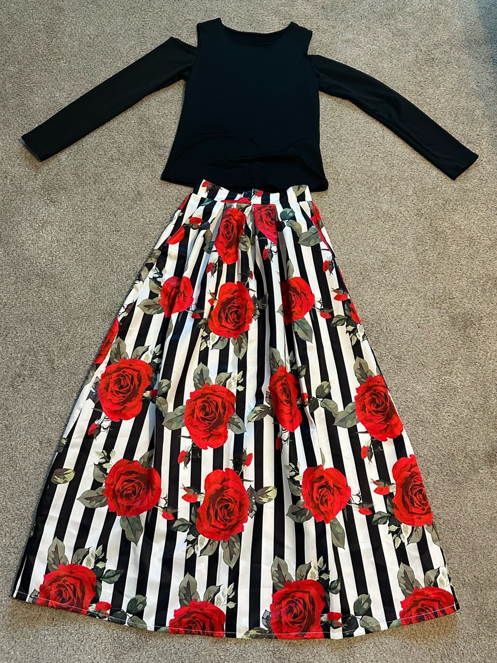 Black Long Sleeve Cold Shoulder Top w/ Floral Swing Skirt w/pockets Size Small